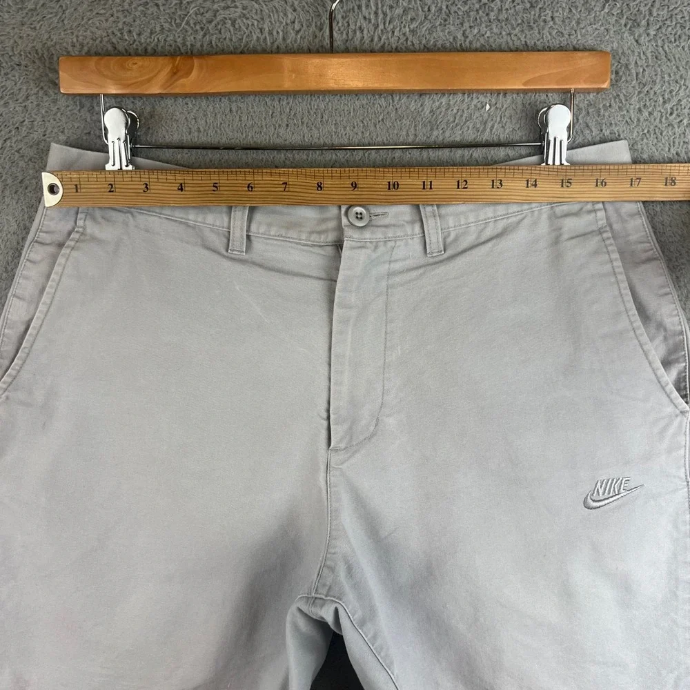 Nike Mens Light Gray Cotton Twill Chino Shorts Size 34 Casual Sportswear Logo